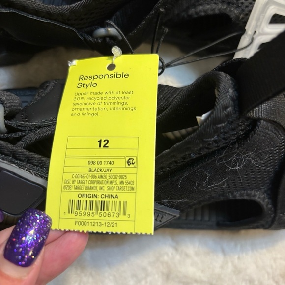 NWT Men’s Water Shoes Size 12 Black Adventure Sandals All in Motion BlackJay - Picture 4 of 9